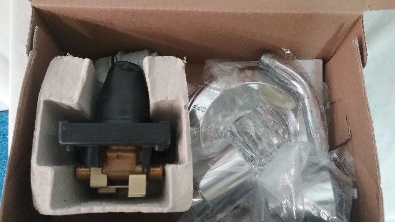 Delta Classic Shower Set