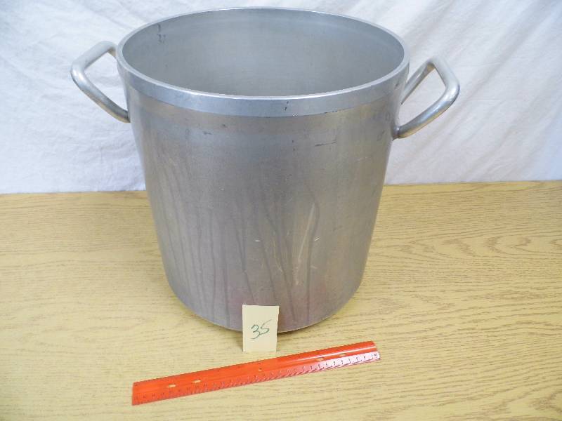 25 Qt Kettle w Holes