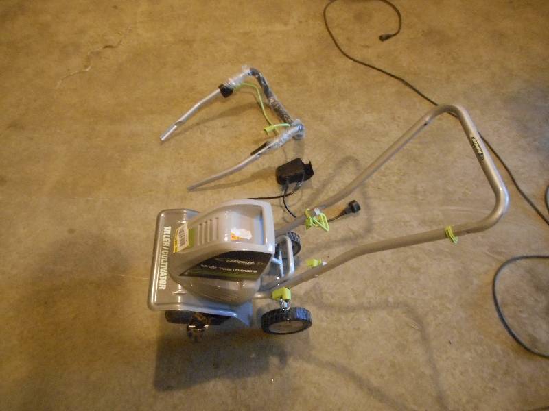 lot 11 image: Earthwise 11 in. 8.5 Amp Electric Tiller and Cultivator