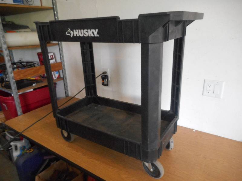lot 17 image: HUSKY POLY 4 WHEEL CART