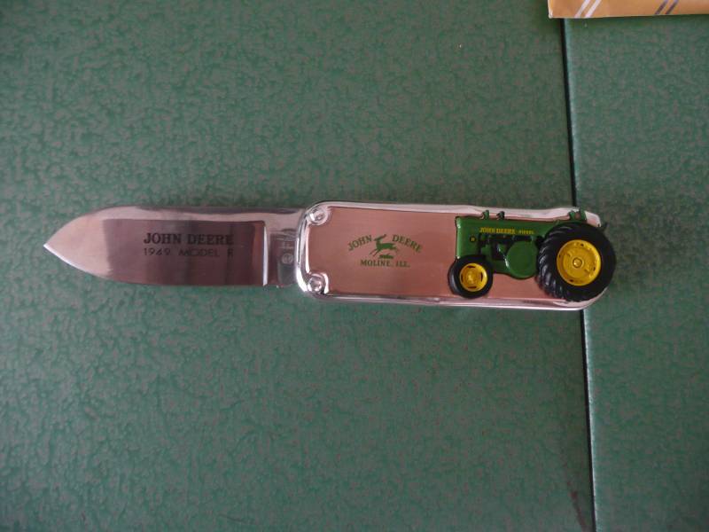 lot 44 image: JOHN DEERE Model R Tractor Collector Knife Franklin Mint NEW In Box - See Pictures