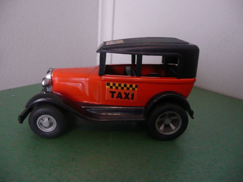 lot 58 image: Nice Condition - VINTAGE TONKA  TAXI - (MADE IN USA)   ABOUT 4 INCHES LONG - Very Collectible Piece - See Pictures