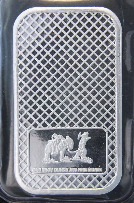 1 TROY OZ. .999 FINE SILVER BAR EAGLE DESIGN SEALED