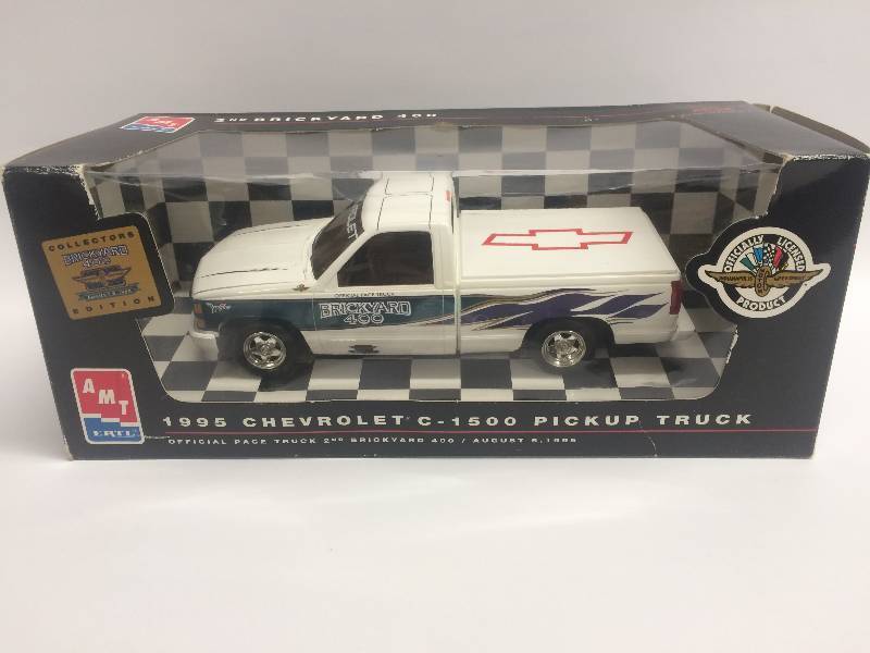 lot 13 image: 1995 Chevrolet C-1500 Pickup Truck