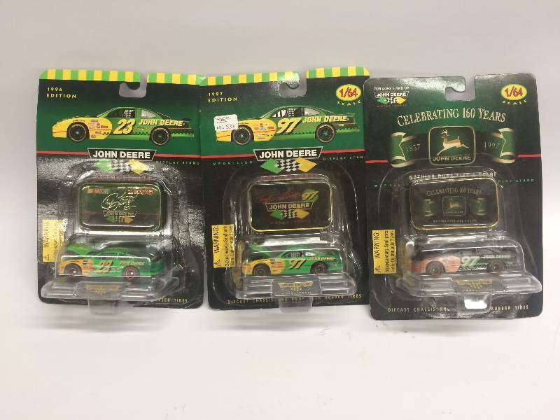 lot 39 image: John Deere Die Cast Cars