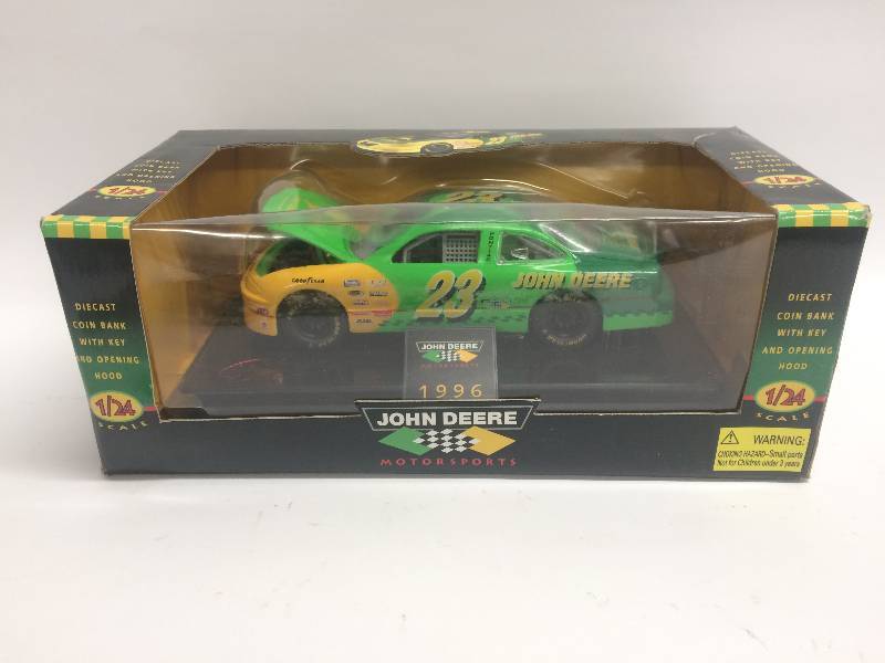 lot 42 image: John Deere Die Cast Coin Bank