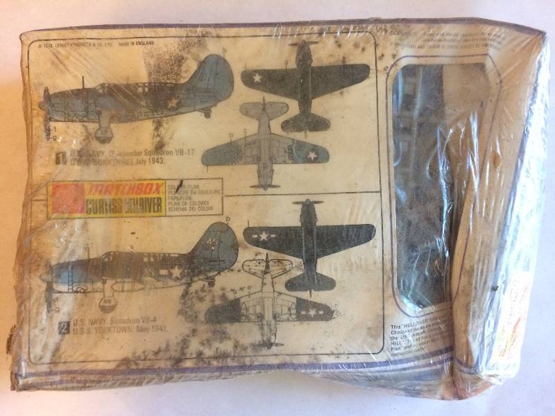 lot 75 image: Matchbox Curtiss Helldiver Model Kit