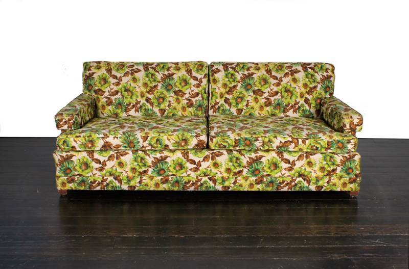 lot 2 image: Vintage Floral Couch Green and Yell...