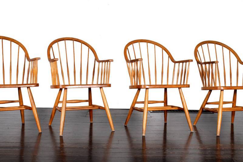lot 3 image: Set of (4) maple Spindle Back Chair...