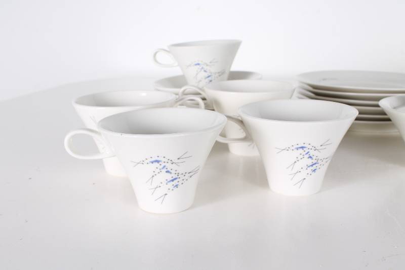 lot 22 image: Set of Mid Century Dessert Dishes- ...