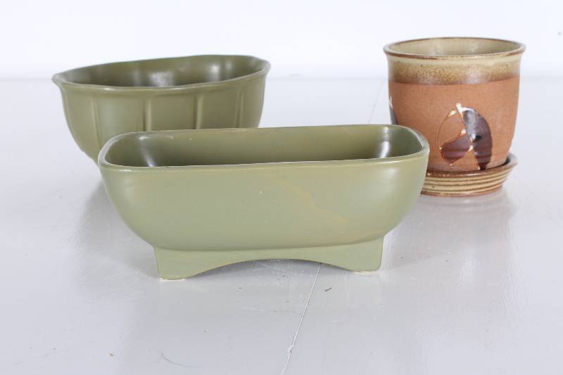 lot 40 image: Vintage Ceramic Planters- (2) Green...