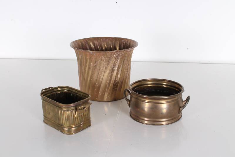 lot 46 image: Vintage Small Brass Planters- Set o...