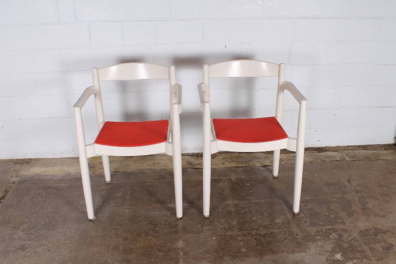 lot 75 image: Mid Century Modern Swedish Chairs. ...
