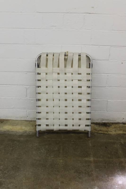 lot 90 image: Vintage White Foldable Lawn Lounger...