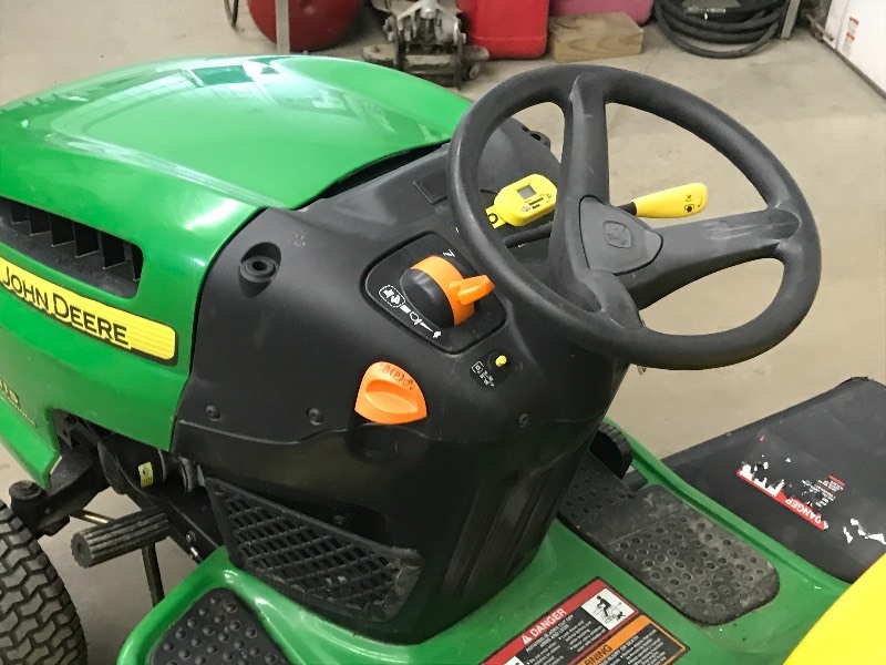 John Deere 115 Automatic Lawn Tractor Le May Lawn Tractors K Bid 9367