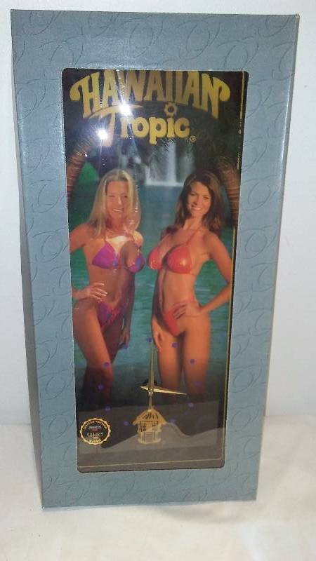 lot 70 image: Hawaiian Tropic Clock, Limited Edition 1325 of 5000, Snap-on Promotional Product