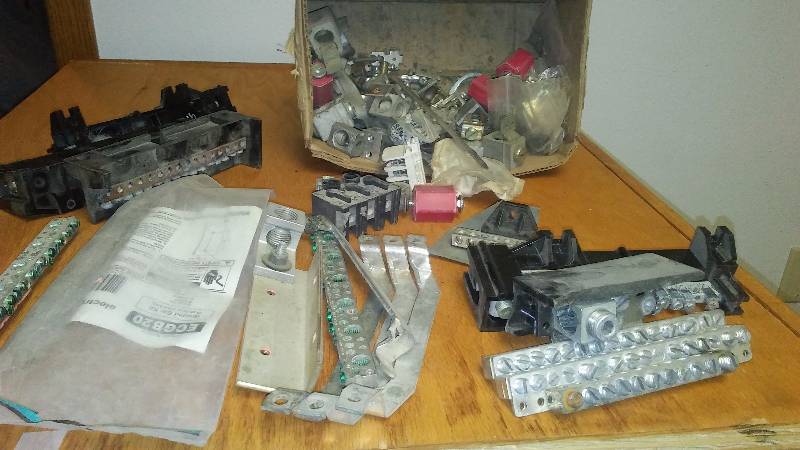 lot 4 image: Several Ground Bar, Neutral Bar Kits