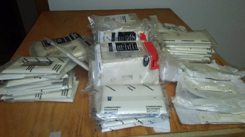 lot 18 image: Switch and Outlet Faceplates (Ivory) Pas and Seymour