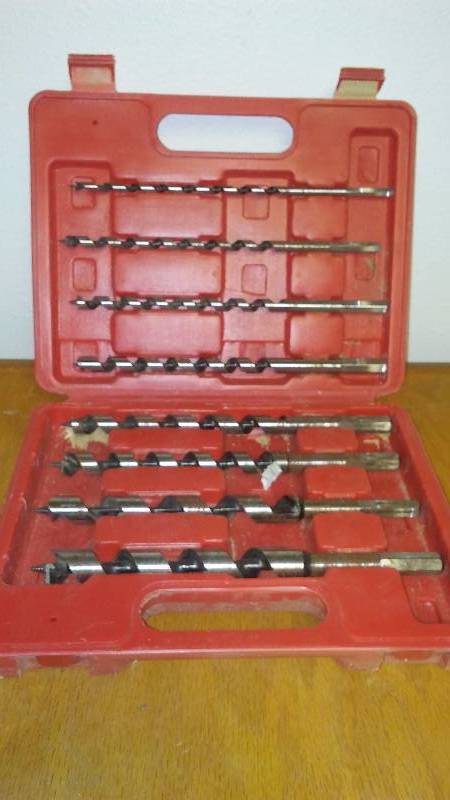 lot 26 image: Drill Bits in case