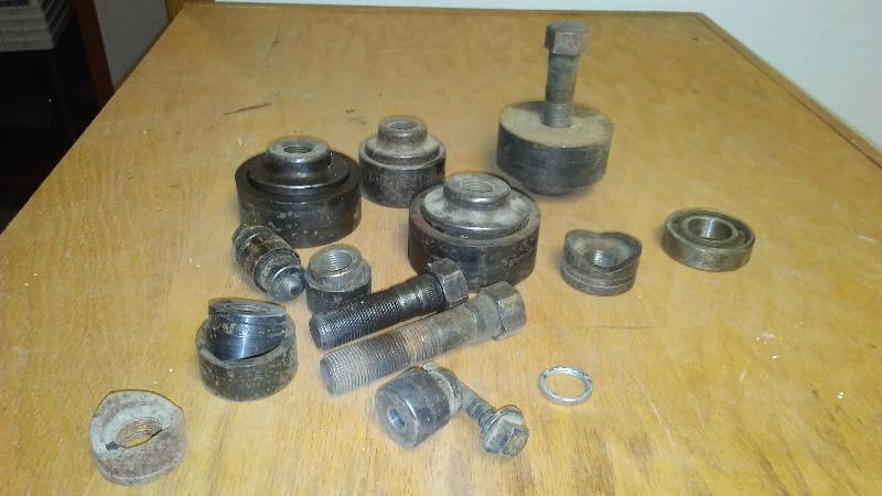 lot 63 image: Knock Out Cutters (7)  in. (2), 1 ea. ,1,1  in. and 2 in. (3)