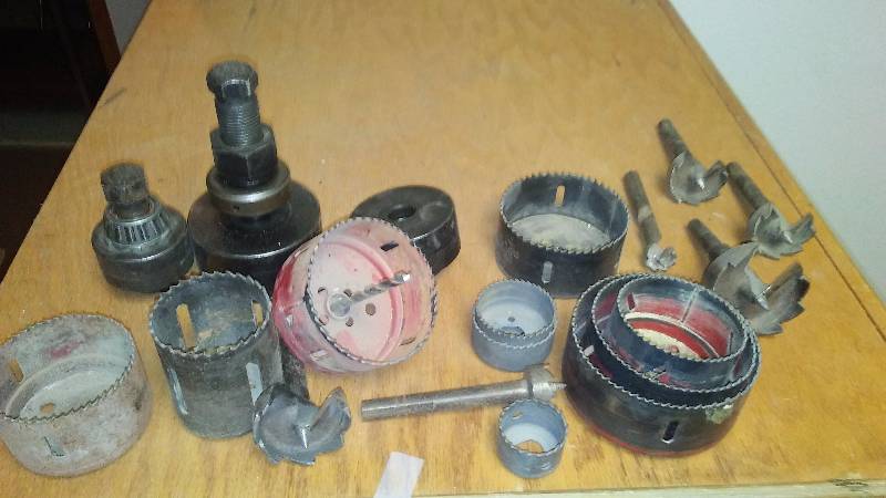 lot 64 image: Knock Out Cutters and Hole Saw Blades (19)