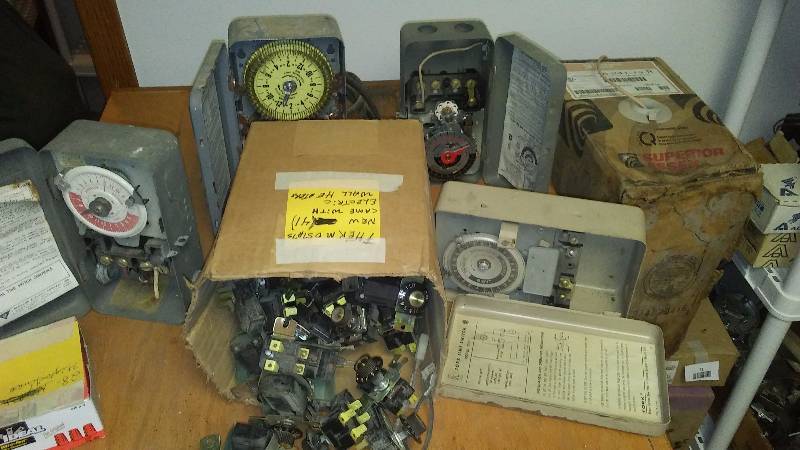 lot 81 image: Thermostats, Exterior Times (Intermatic)
