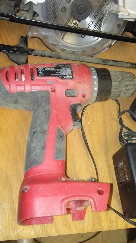 lot 102 image: 4 pc. Toolshop Tool Set