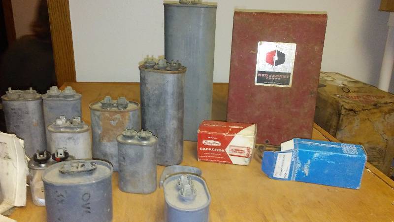 lot 135 image: Capacitors and Pump Control Box