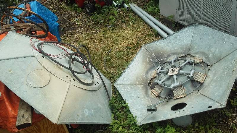 lot 178 image: Brooder Heaters (2) Propane