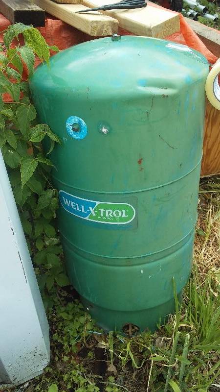lot 186 image: Well Trol Bladder Tank