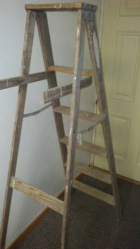 lot 188 image: 6 ft. Wood Ladd, Fair Condition, Hinges slightly loose