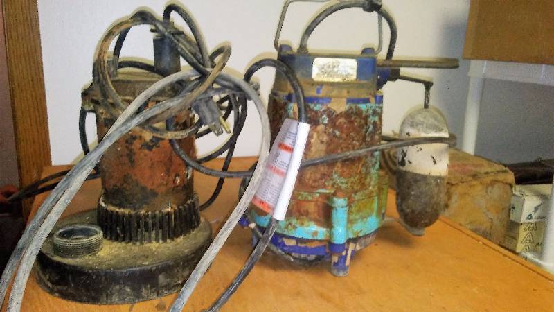 lot 169 image: Sump Pumps (2) Used, Working