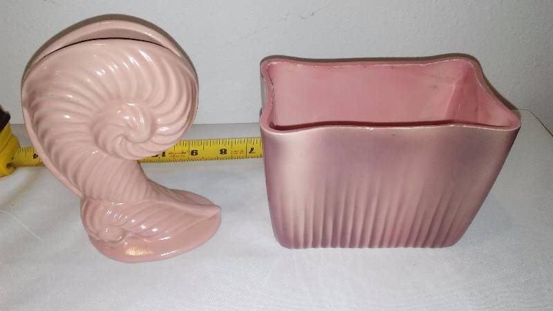 lot 17 image: Royal Windsor Square Planter and Art Deco inspired vase, Royal Windsor (4  in. Tall) is perfect, Art Deco (6  in.) has chips missing, See pictures for details