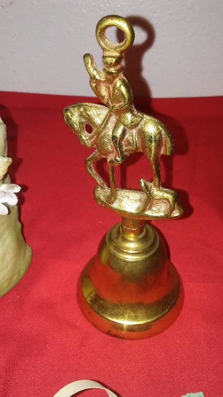 lot 22 image: Vintage Tobaccicana and Assortment, Leftons, Royal Sutherland, Lamp is 13  in. tall