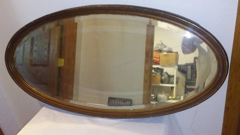 lot 28 image: Antique Beveled Glass Oval Mirror