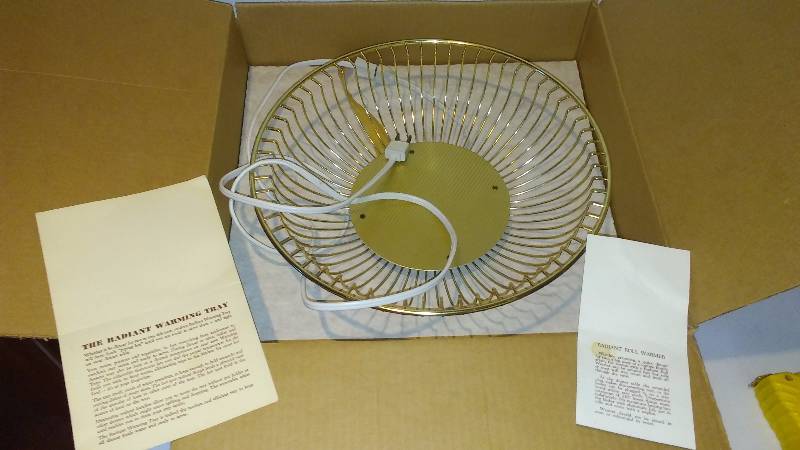 lot 58 image: Vintage Warming Basket, new in box