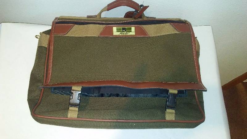 lot 60 image: Airway Travel Organizer - like new