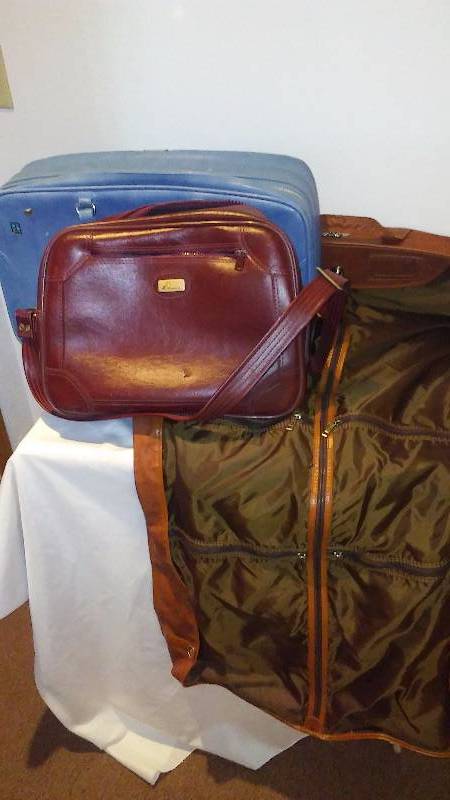 lot 61 image: Assorted Luggage