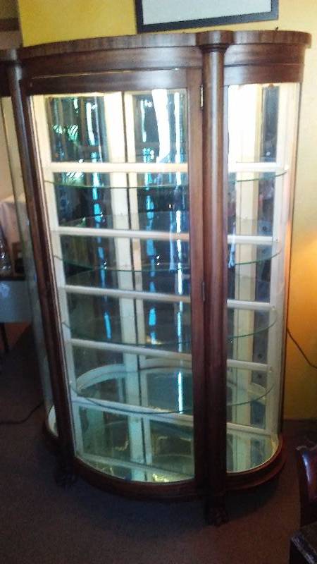 lot 62 image: Antique Lighted Curio