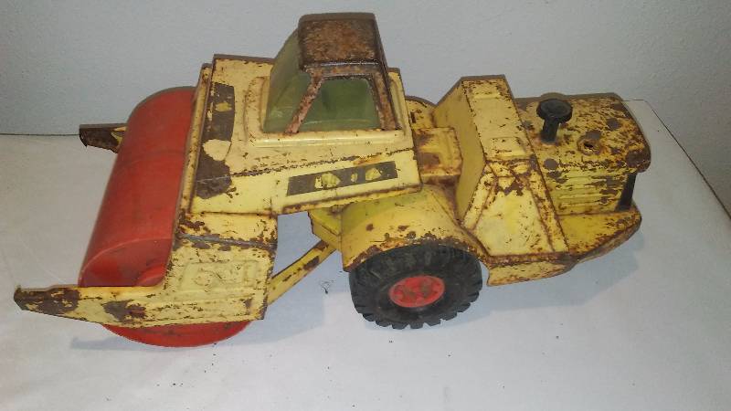lot 64 image: Vintage Nylint Steam Roller Compactor