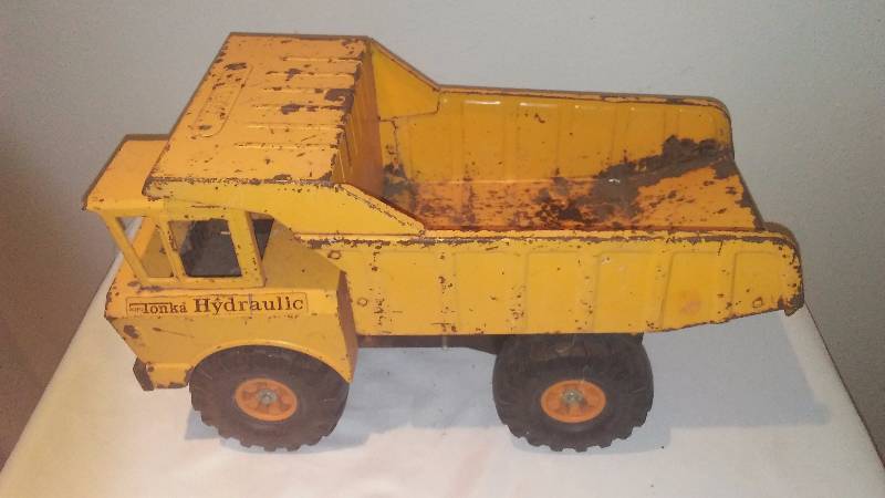 lot 65 image: Vintage Tonka Hydraulic Dump Truck
