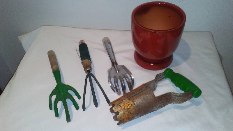 lot 78 image: Glazed Red Ceramic Planter and Display Tools