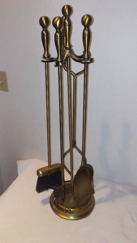 lot 79 image: Fire Place Tools (5 pc. Set) Heavy Duty