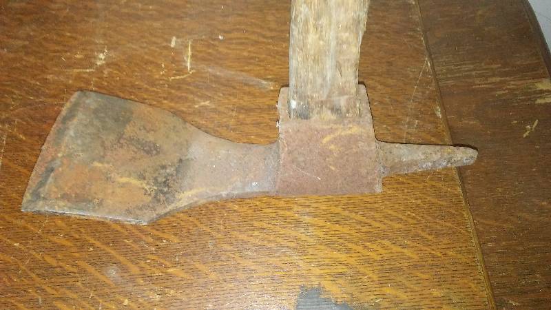 lot 141 image: Vintage Pick Axe, 11 in. x 4 in. head