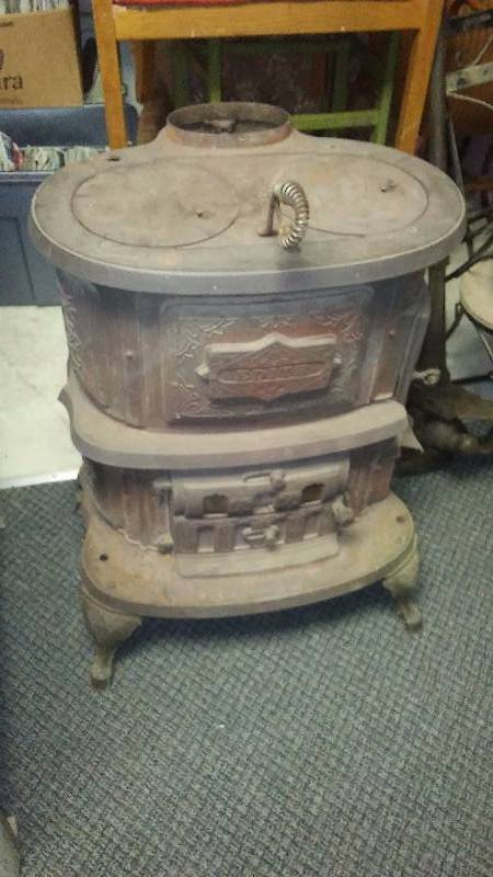 lot 151 image: Antique Edith 23 Cast Iron Stove, Superb Condition