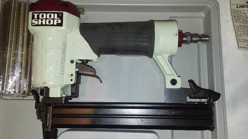 lot 110 image: Tool Shop pneumatic air stapler, 18 gauge, 38  1 in. staple range,  in. crown