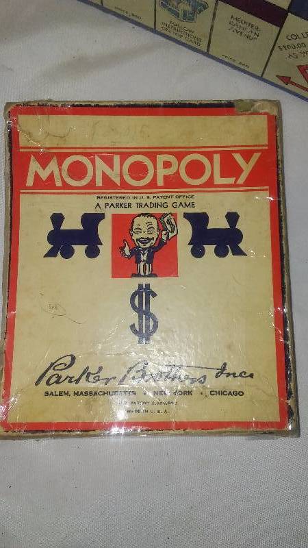 lot 179 image: Vintage GamesToys, Monopoly (1946-1951 edition), Cast Train, Globe