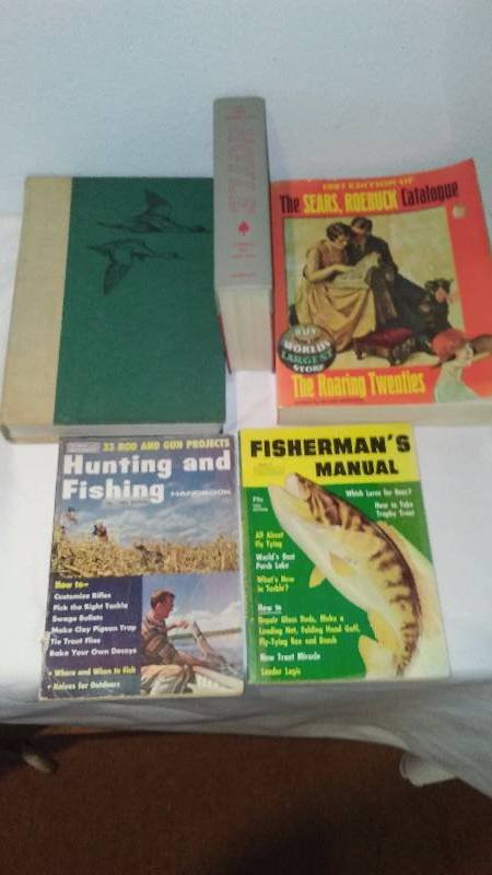 lot 123 image: Vintage Hobby Books (5)