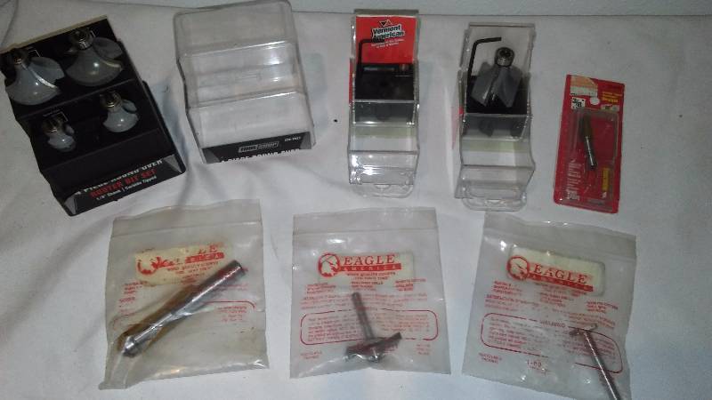 lot 162 image: Assorted Router Bits New
