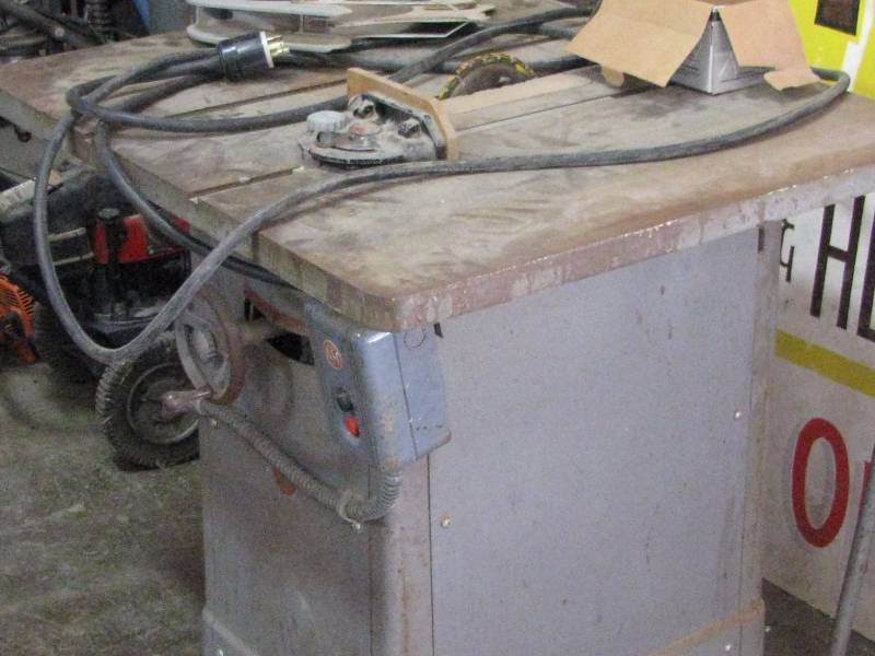 Commercial Table Saw